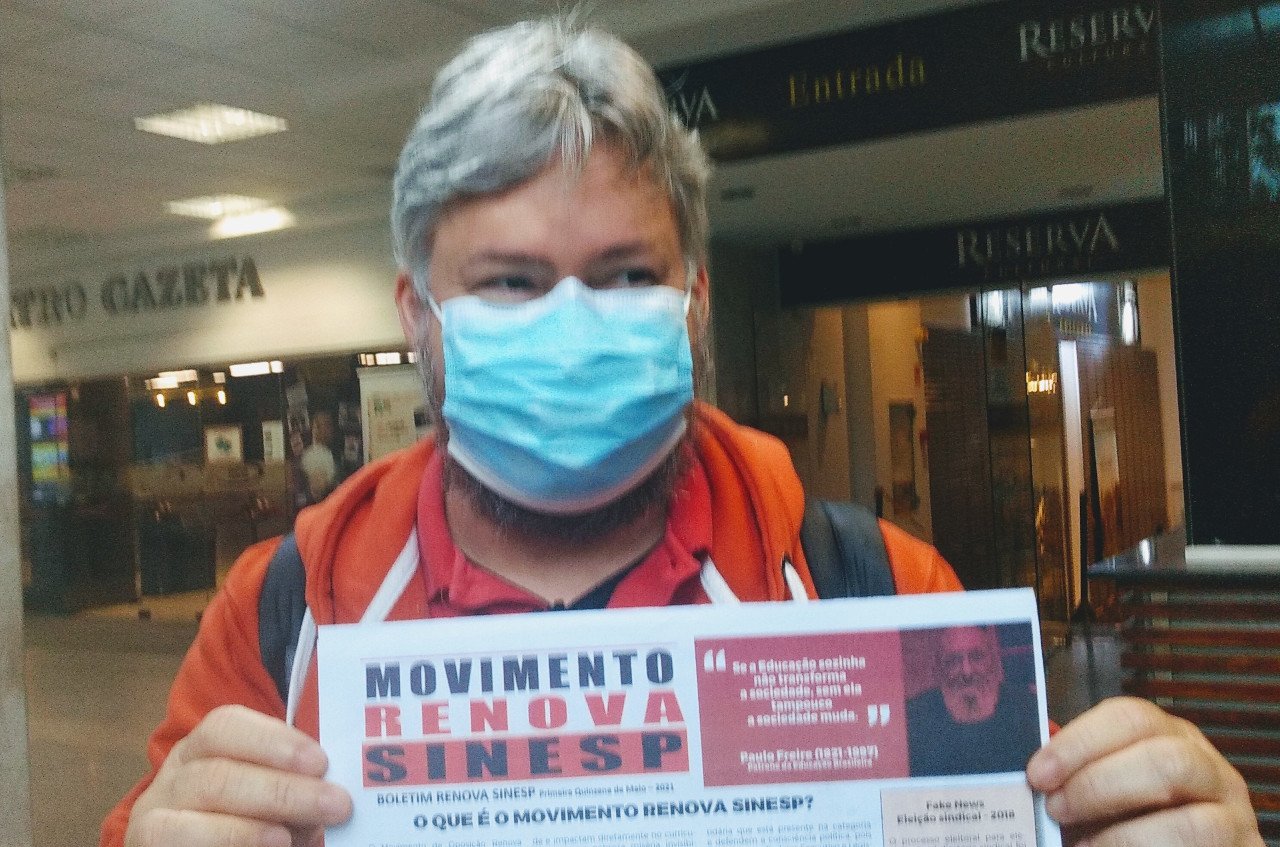 Supervisor Jaelson com Boletim Renova SINESP em Assembleia do SINESP