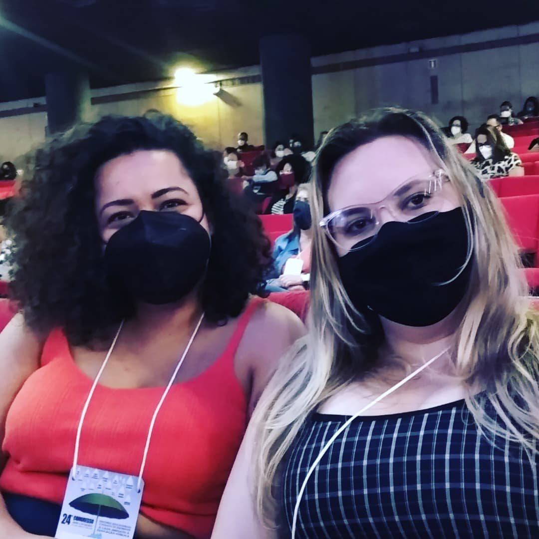 EDUCADORAS DO RENOVA SINESP NO CONGRESSO DA CATEGORIA: Ana Paula, Diretora de Escola e Kathlenn Reis, Coordenadora Pedagógica, no encontro sindical. Na luta contra o Sampaprev 2