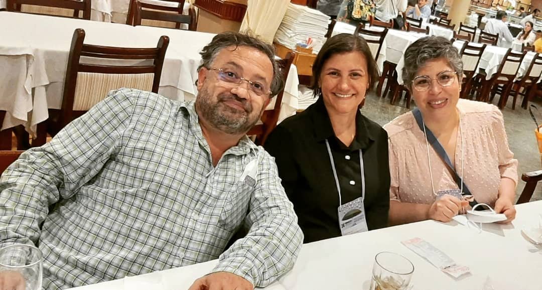 RENOVA SINESP no Congresso da categoria. Carlos e Marianne com colega da rede.