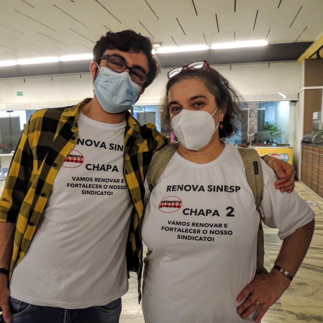 Companheiros Caio Tiago, Diretor de Escola e Ivanete Durães, Coordenadora Pedagógica, integrantes do Movimento Renova SINESP no encerramento do Congresso