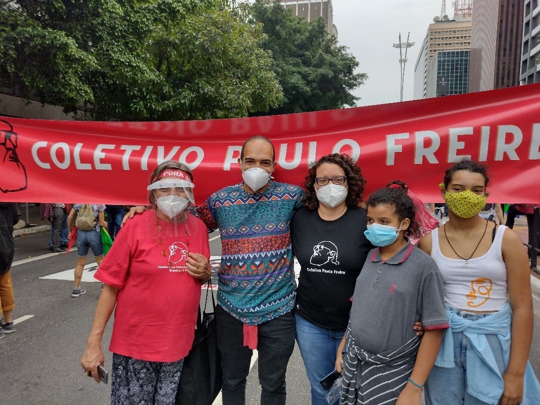 Integrantes do Movimento Renova Sinesp com companheiros do Coletivo Paulo Freire no Ato Fora Bolsonaro